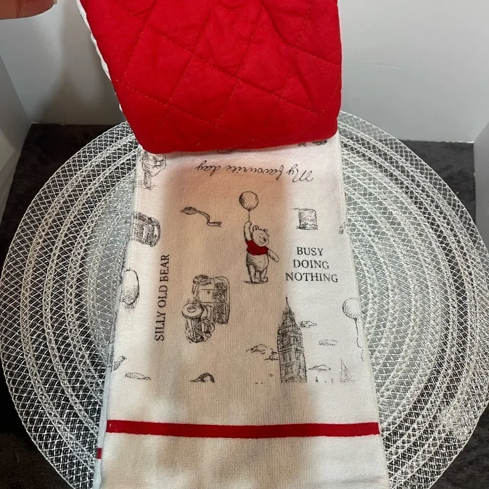 Disney Winnie the Pooh Kitchen Towels and Mitt set 3 piece set NWT
